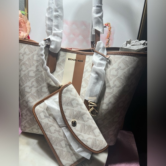 Michael Kors Empire Logo Eliza Large East West Open Tote bag Brown and Cream NWT - Picture 8 of 13